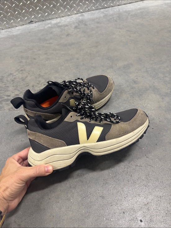 Veja Shoes - VEJA VENTURI SNEAKER Alveomesh sneakers in the Graphite Moonrock , 8.5